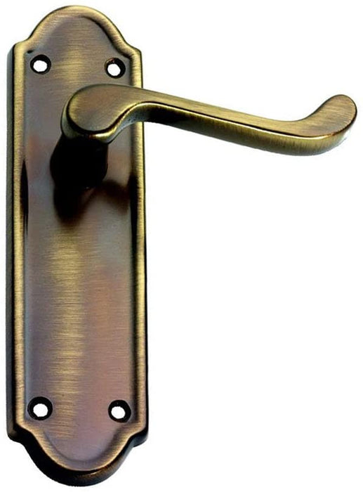 Master - Princess Door Handle on Backplate - Lockset - Antique Brass