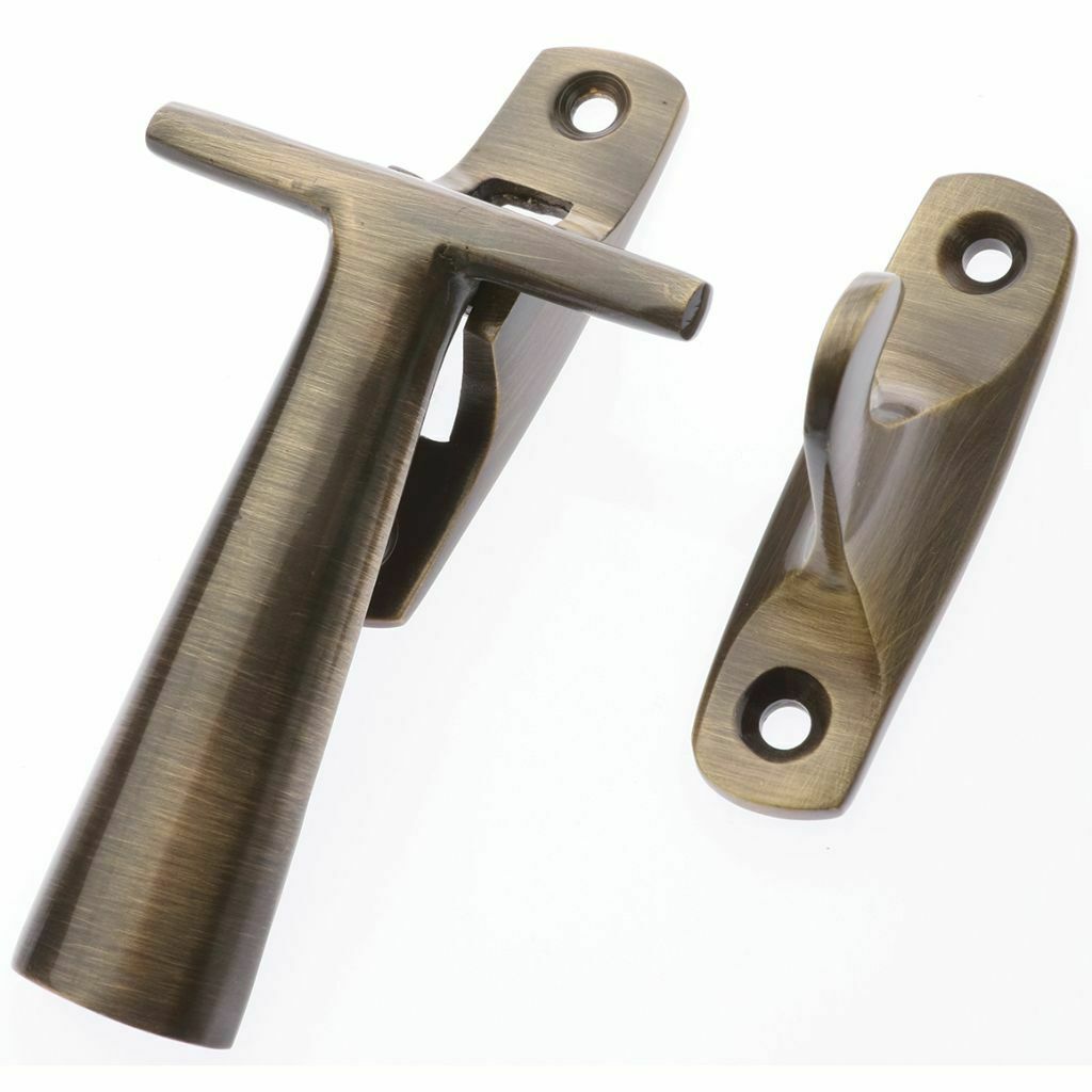 Prima Antique Brass Offset And Cupboard Slam Catch Antique B — DoorHandles.co.uk